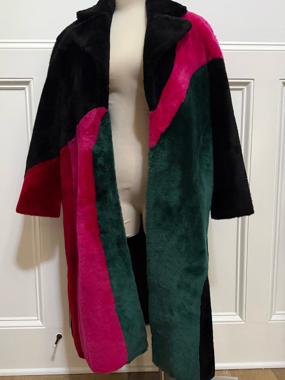 16Arlington Runway Collection 100% Fur Coat Small